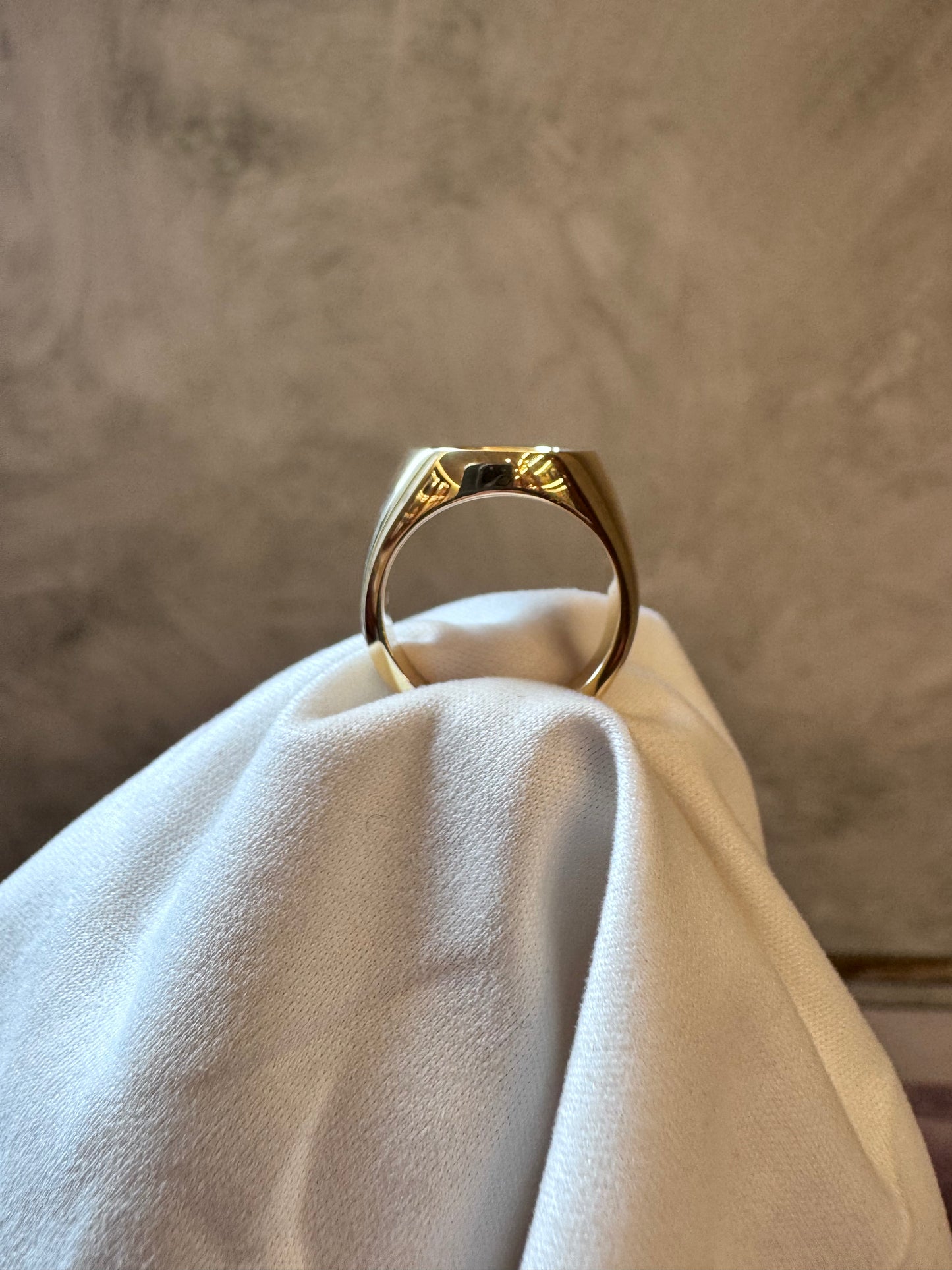 CUSTOM MENS SIGNET RING