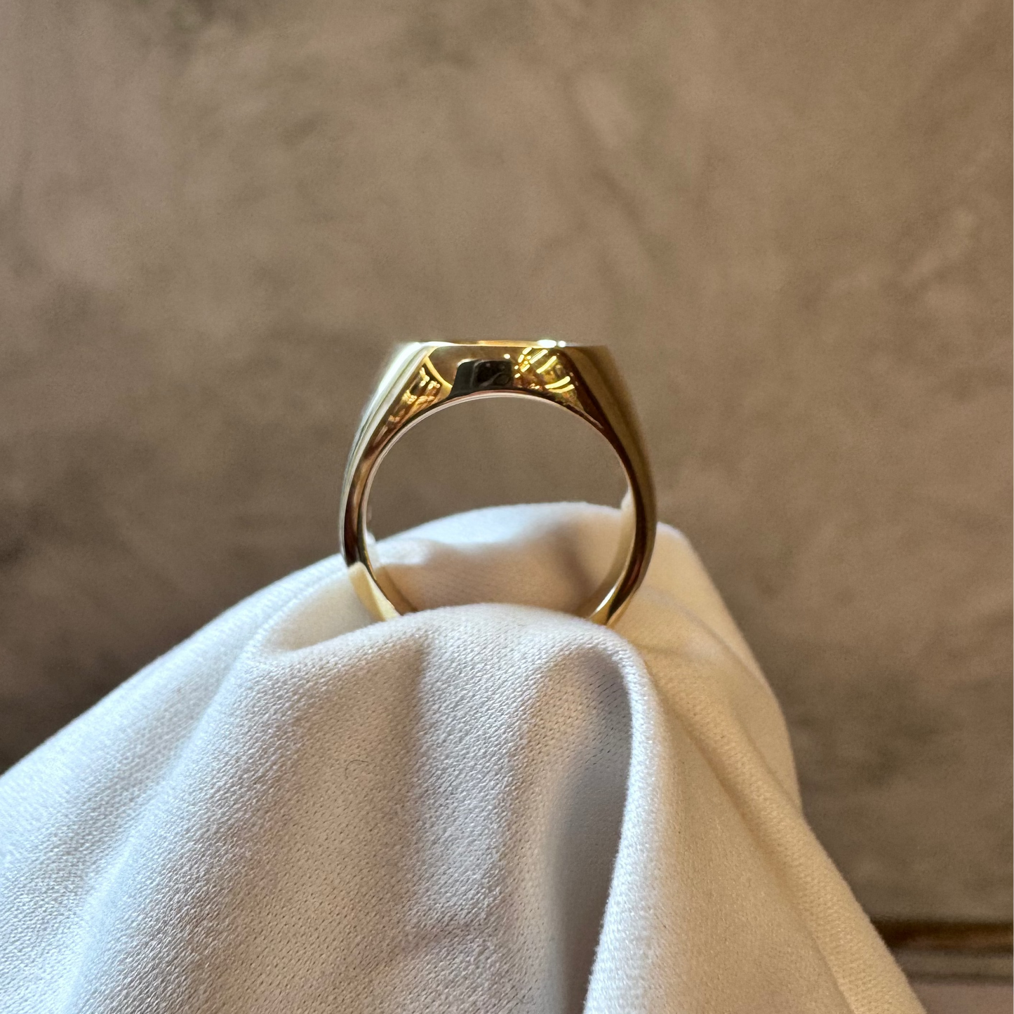CUSTOM MENS SIGNET RING