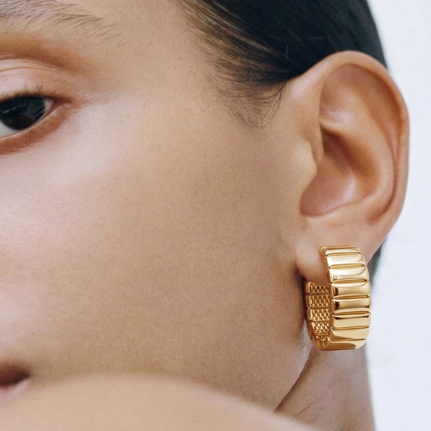 CONTESSA HOOPS