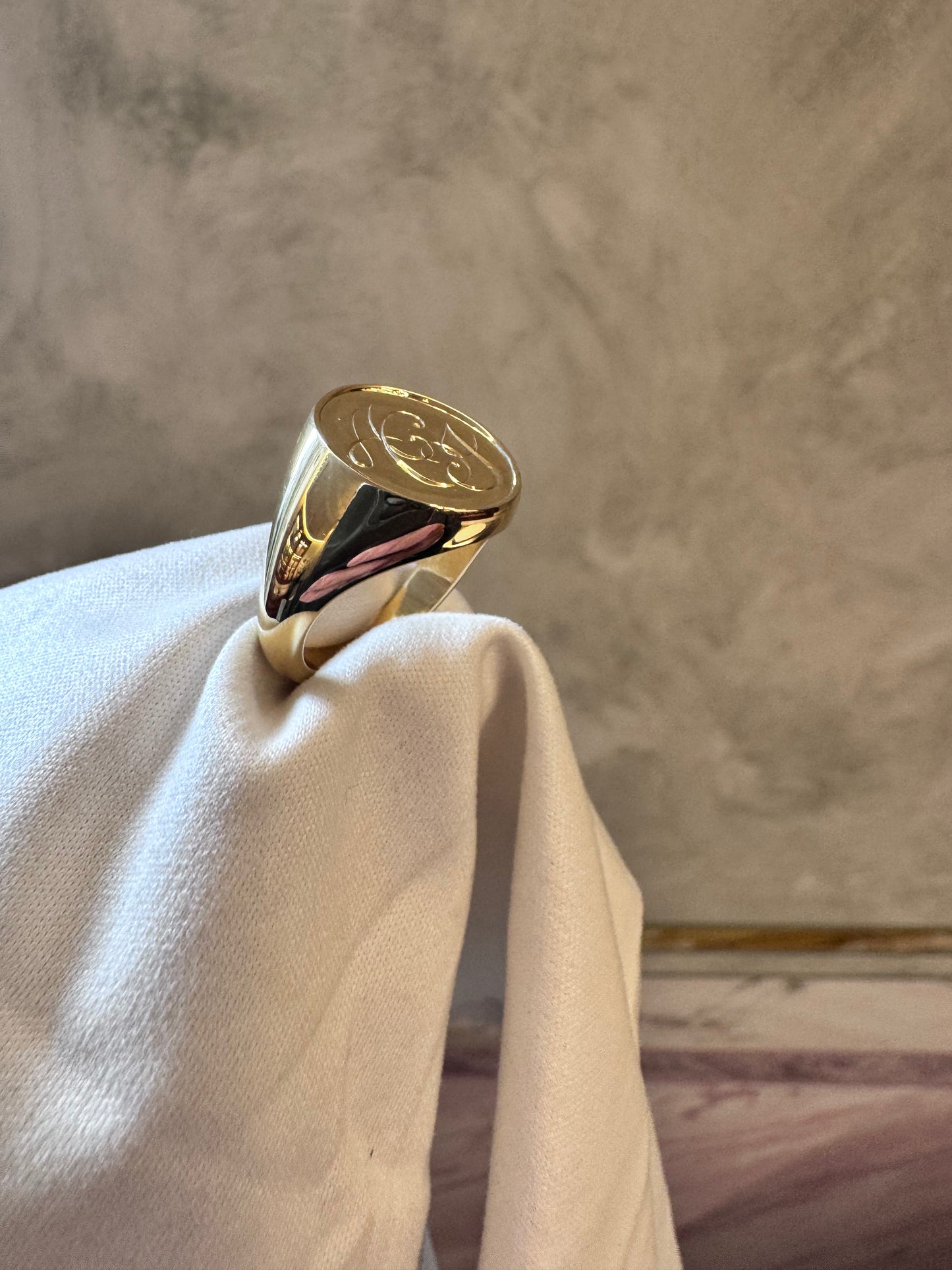 CUSTOM MENS SIGNET RING