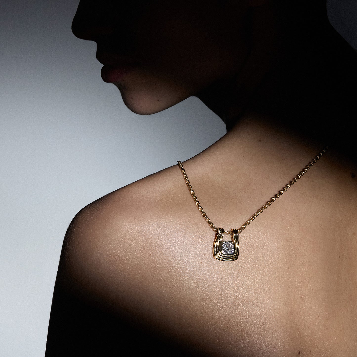 CONTESSA PETITE PENDANT