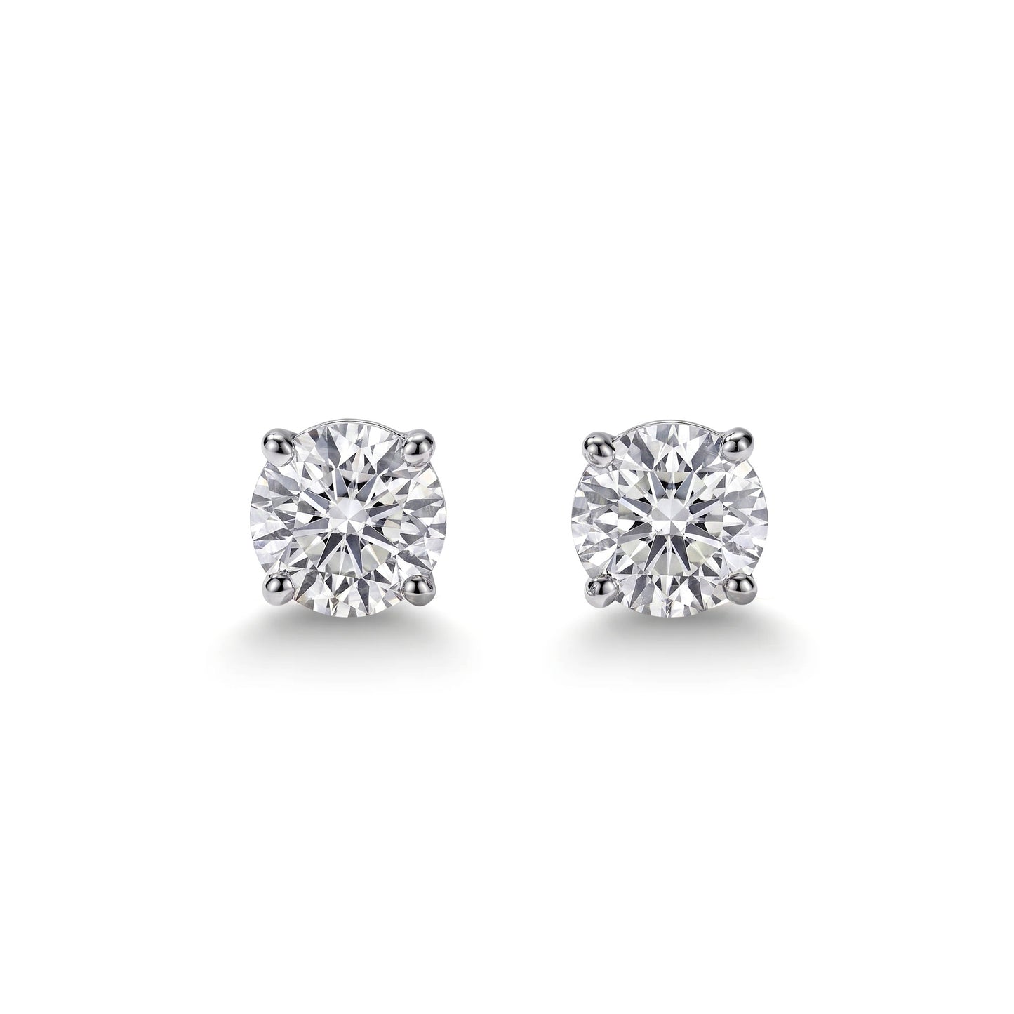 THE ESSENTIAL DIAMOND STUDS