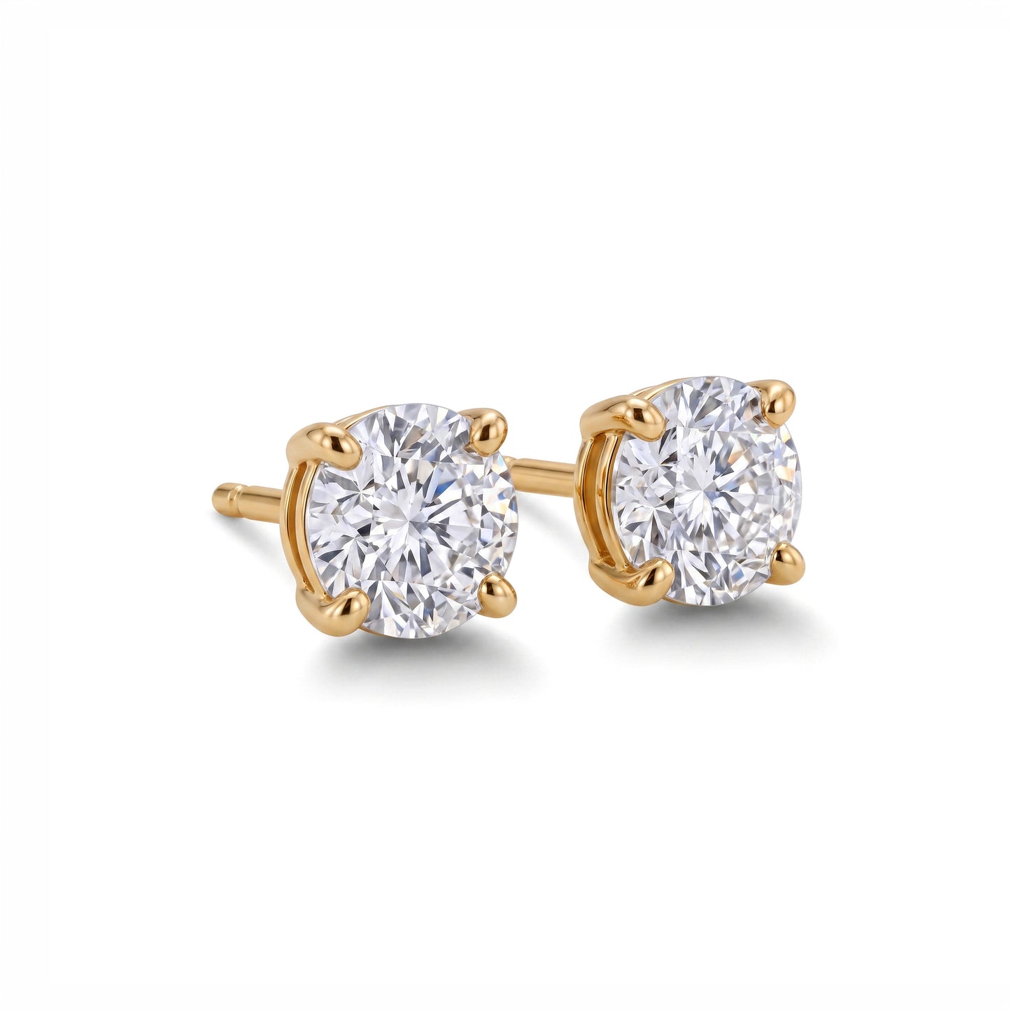 THE ESSENTIAL DIAMOND STUDS